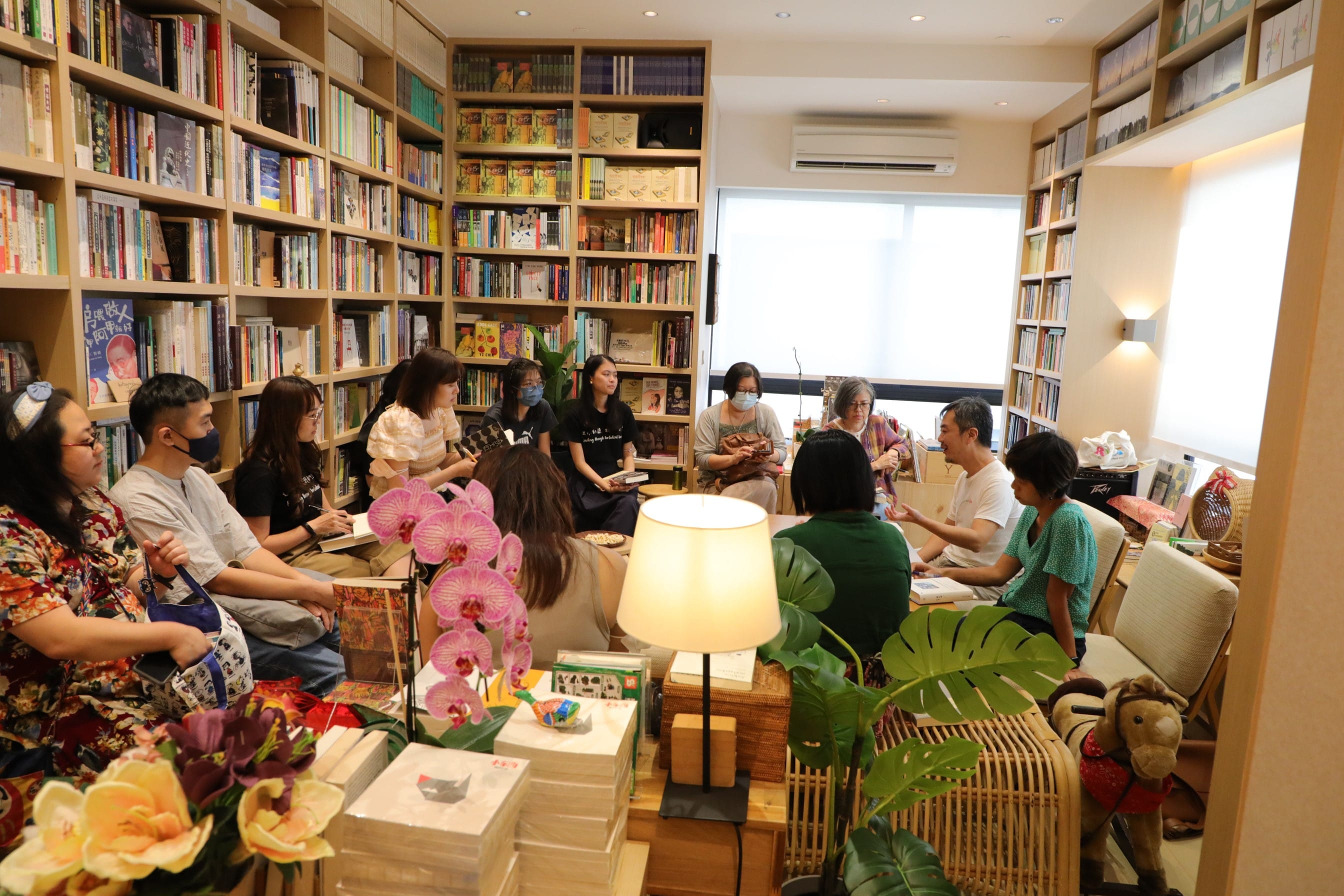 城市书房于如切路店内主办香港作家西西著作《钦天监》读书会。摄于2022。Courtesy of City Book Room.